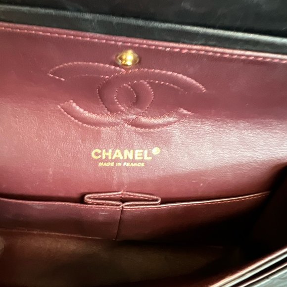 SOLD! CHANEL MAXI CLASSIC HANDBAG - Picture 2 of 3